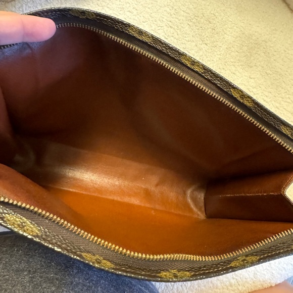 Authentic Louis Vuitton Toiletry Pouch with free Generic Chain - Picture 3 of 8